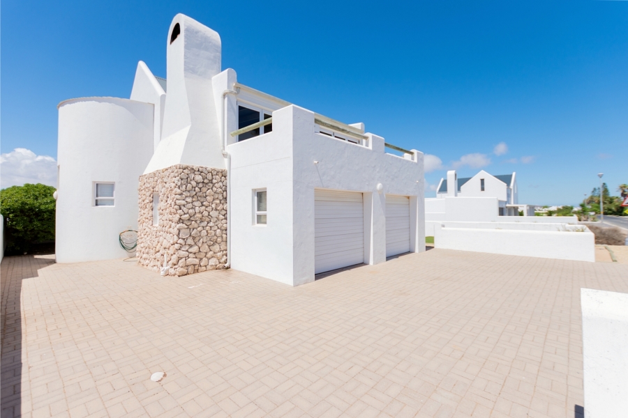 4 Bedroom Property for Sale in Golden Mile Western Cape